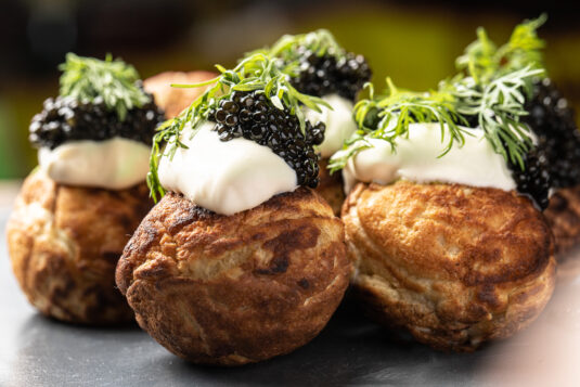 Æbleskiver med caviar - nytårsmenu 2020